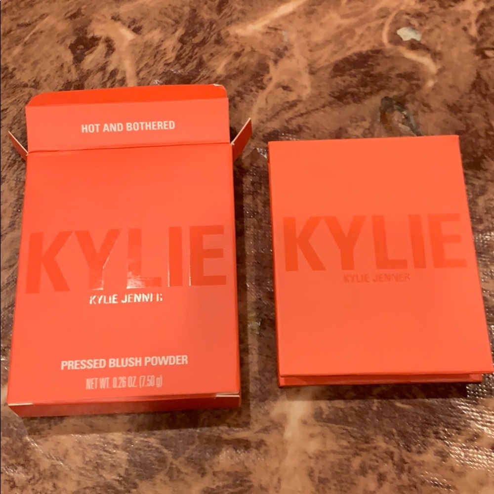 Kylie Cosmetics blush powder hot and bothered NWT - Picture 5 of 6